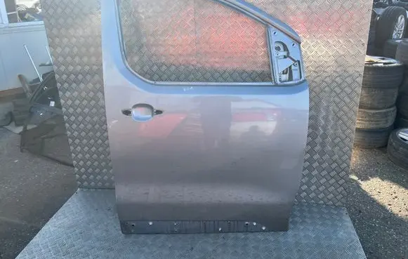 Opel Vivaro Front door