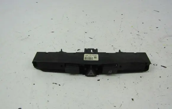 Opel Astra H Hazard light switch 13100105
