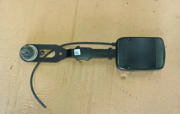 Renault Latitude (L70) Front seatbelt buckle 888420021R