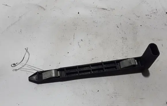 Volvo XC60 Headlight/headlamp mounting bracket 30763154