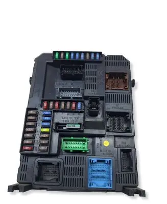 Peugeot 308 Fuse module 9807054180 20130901