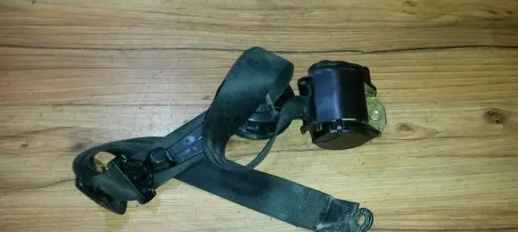 Audi A6 S6 C4 4A Rear seatbelt 8d0857727 00049597