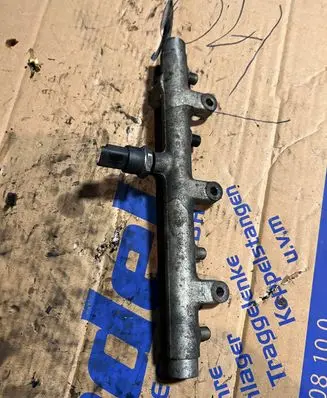 Peugeot 406 Fuel main line pipe 0445214019 051152L3
