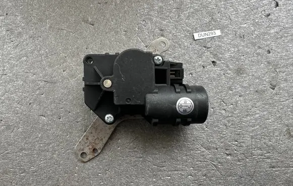Nissan Patrol Y61 Air flap motor/actuator 2773081L00