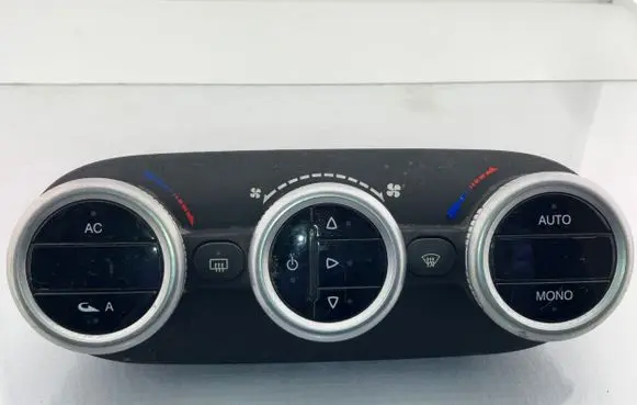 Alfa Romeo Giulietta Climate control unit 156101439 5556000902 503600090112