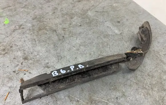 Volkswagen PASSAT B6 Front bumper mounting bracket 3C0807178