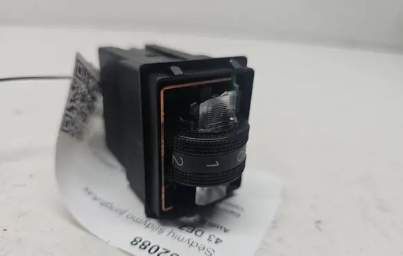 Audi Q7 4L Seat heating switch 8E0963563
