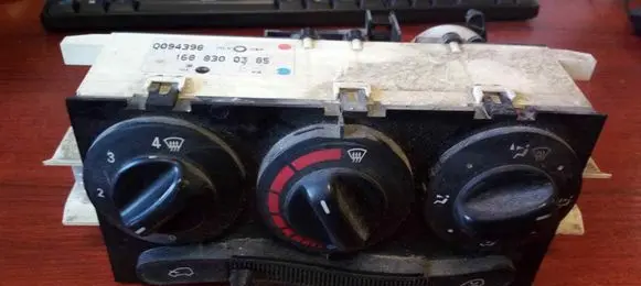 Mercedes-Benz A W168 Climate control unit 1688300385