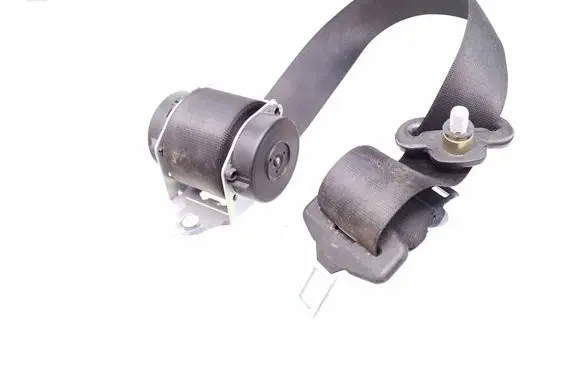 Middle seatbelt (rear)