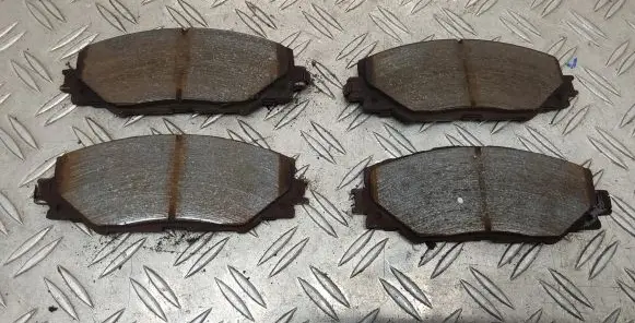 Toyota Prius+ (ZVW40) Brake pads (front) 