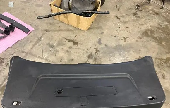 Tailgate trim