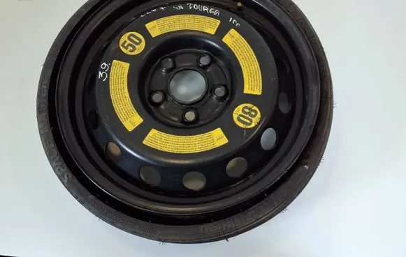 Volkswagen Touareg I R18 spare wheel 2180904