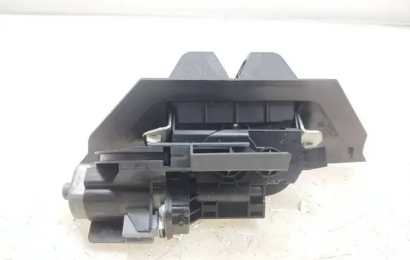 Volkswagen Touareg II Tailgate/trunk/boot lock/catch/latch 7P0827505C A1108101M15 7P6827520C