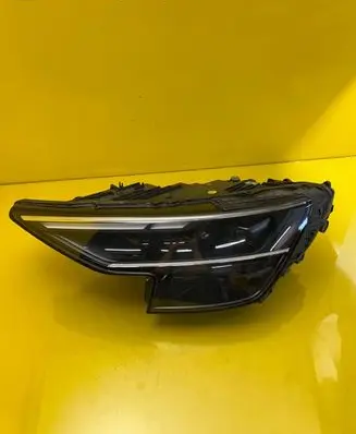 Audi Q8 Headlight/headlamp 4M8941011