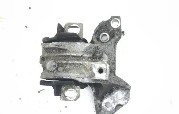 Citroen C5 Engine mount bracket
