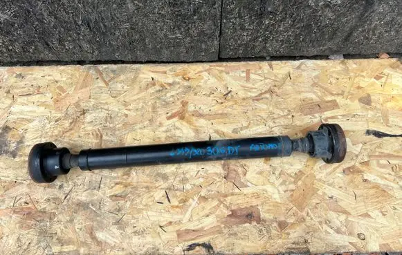 Land Rover Discovery 4 - LR4 Front prop shaft 