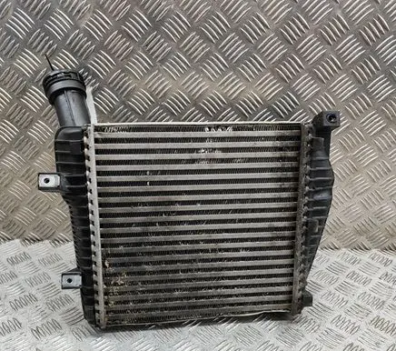 Volkswagen Touareg II Intercooler radiator 7P0145804B