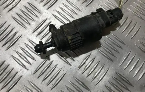 Renault Laguna I Windscreen/windshield washer pump 7700821782