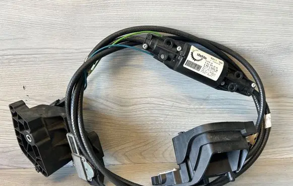 Mercedes-Benz E W211 Curtain motor A2118203942
