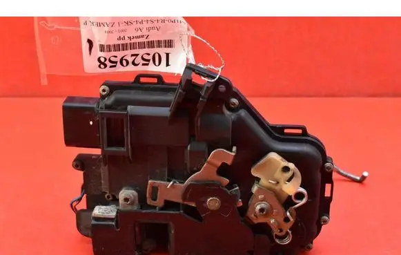Audi A6 Allroad C5 Front door lock 4B1837016G