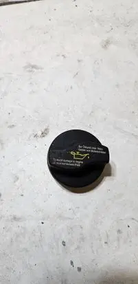 Mercedes-Benz E W211 Oil filler cap A0000100385