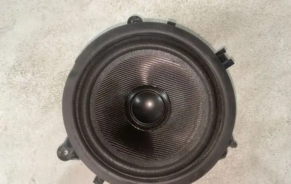Volvo XC70 Rear door speaker 9472008