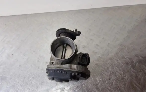 Audi A4 S4 B5 8D Throttle valve 058133063Q