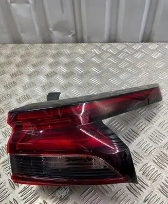 Nissan Qashqai J12 Rear/tail lights V3592020R V359020R V359010R