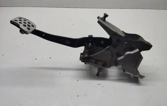 Nissan X-Trail T30 Brake pedal 3bea24 EA08