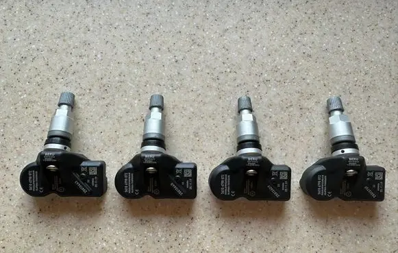 BMW 5 F10 F11 Tire pressure sensor 36106798872
