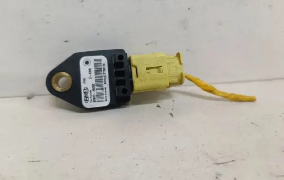 Hyundai i30 Airbag deployment crash/impact sensor 95920A6000 A6HLA3ZY50720