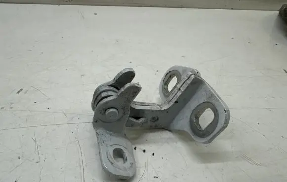 Opel Astra K Rear door upper hinge
