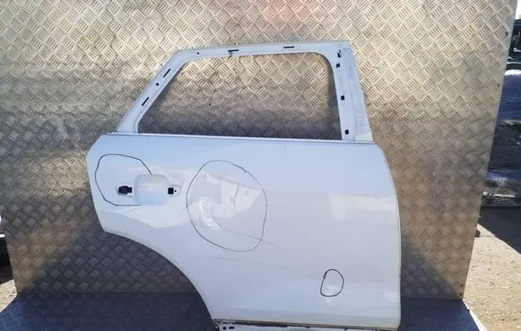 Audi Q2 - Rear door