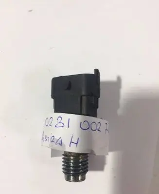 Volvo V70 Fuel pressure sensor 0281002767