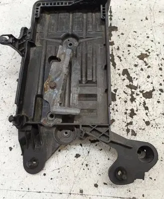 Volkswagen Arteon Battery tray 5Q0915321J 5Q0915331K