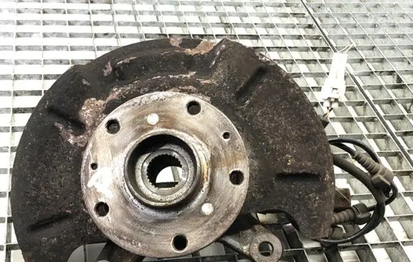 Suzuki SX4 Front wheel hub spindle knuckle 