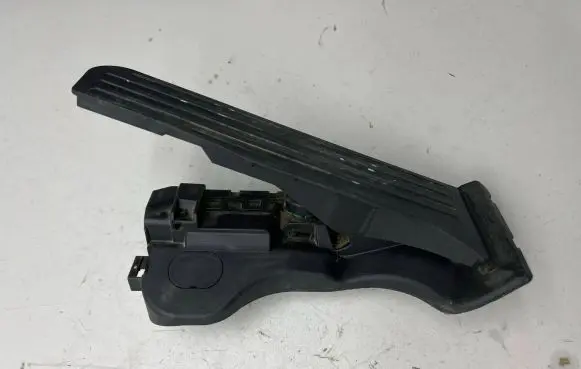 Volkswagen PASSAT B6 Accelerator throttle pedal 1K1723503L