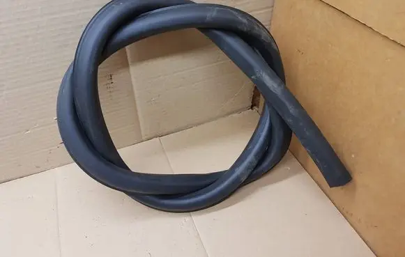 Audi A5 8T 8F Rubber seal front coupe door 8T0831707D