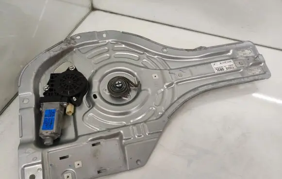 Hyundai Tucson JM Rear door window regulator with motor 834502E000 834702E010