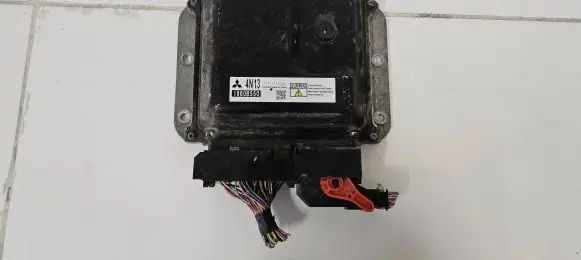 Mitsubishi ASX Engine control unit/module 1860B550 2757000145