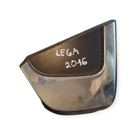 Subaru Legacy Fender end trim 