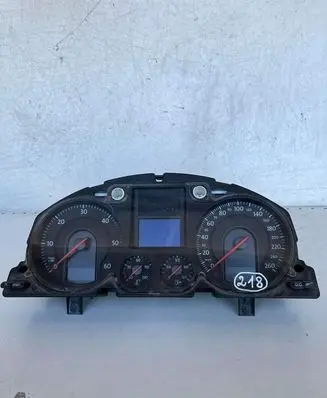 Volkswagen PASSAT B6 Speedometer (instrument cluster) 3C0920860N V0002000