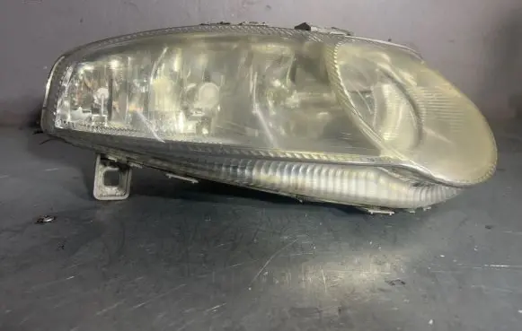 Alfa Romeo 147 Headlight/headlamp 468261940 0301186202