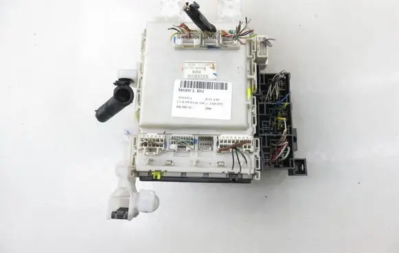 Toyota RAV 4 (XA30) Central body control module 8273042020