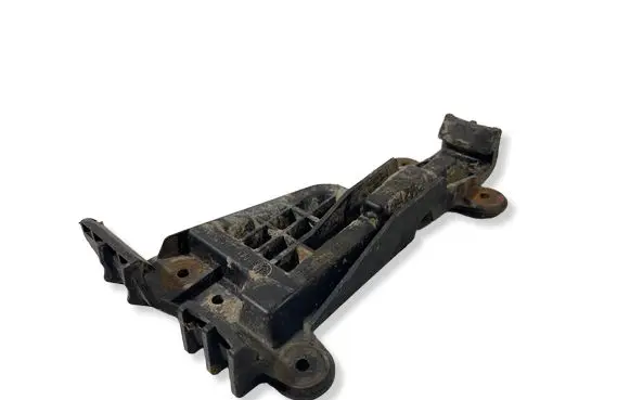 Audi A6 S6 C4 4A Front bumper mounting bracket 4A0807283