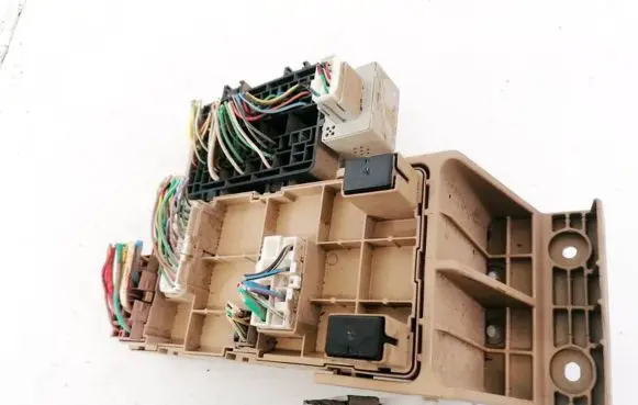 Subaru Forester SH Fuse box set 82201FG010 805300