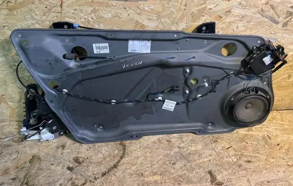 Mercedes-Benz A W169 Front door electric window regulator A1697201179