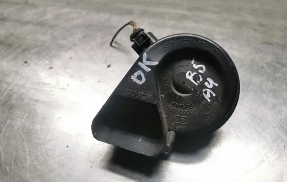 Audi A4 S4 B5 8D Horn signal