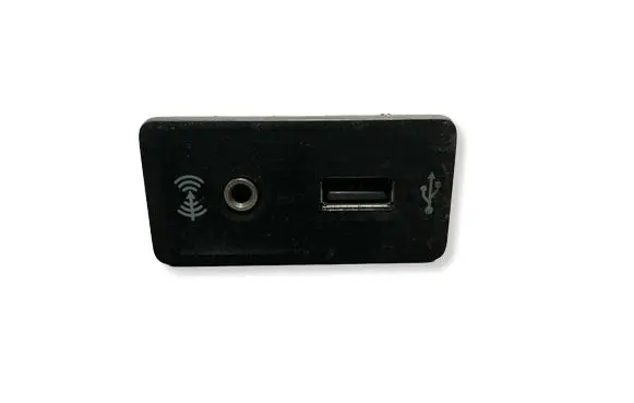 Volkswagen Golf VII USB socket connector 5G0035222C