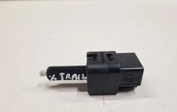 Nissan X-Trail T30 Brake pedal sensor switch
